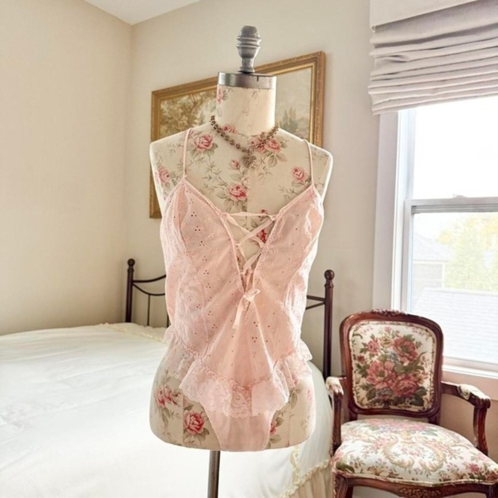 pink lace ruffle teddy alana gale fits like a‎ small